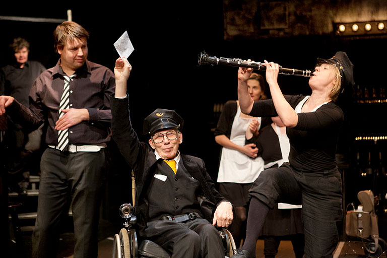 Den Brinnande Vargen, DuvTeatern, foto Stefan Bremer