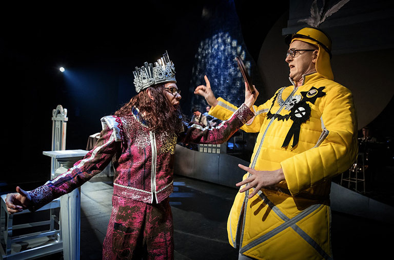 I det stora landskapet DuvTeatern